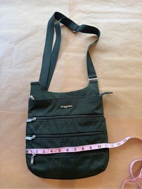 Baggallini Crossbody Bag in Dark Green